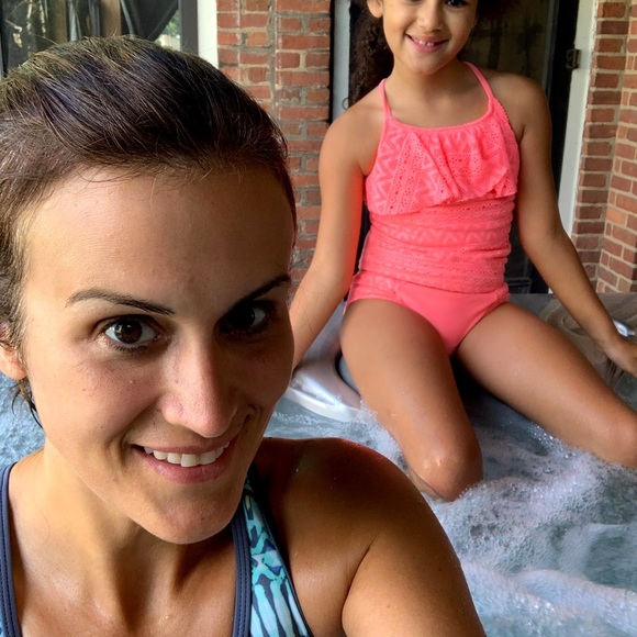 Meet your Posher, A - Picture 3 of 3